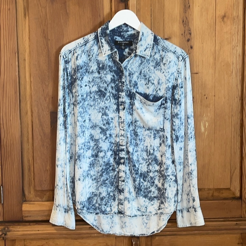 BYCORPIS Chambray Acid Wash Tie Dye blue Blouse Sz. S